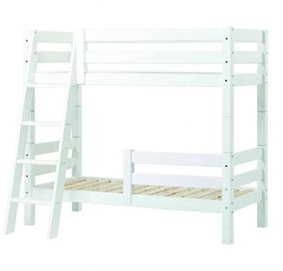 Hoppekids ECO Luxury våningssäng med sänggrind och sned stege - 70x160 cm